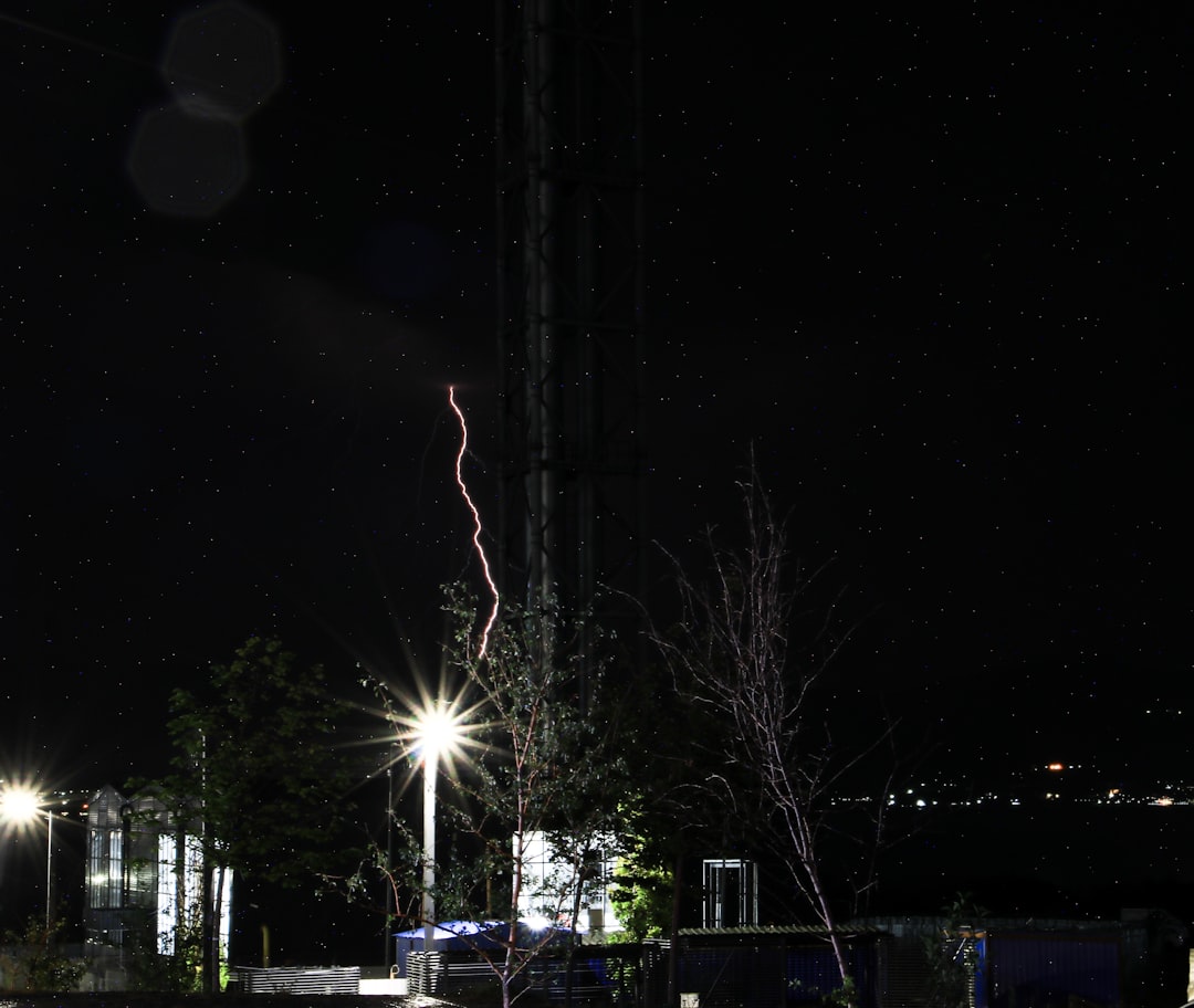 Skyward Wildfire e l'accordo OpenAI-Pentagono: due sviluppi tecnologici a confronto